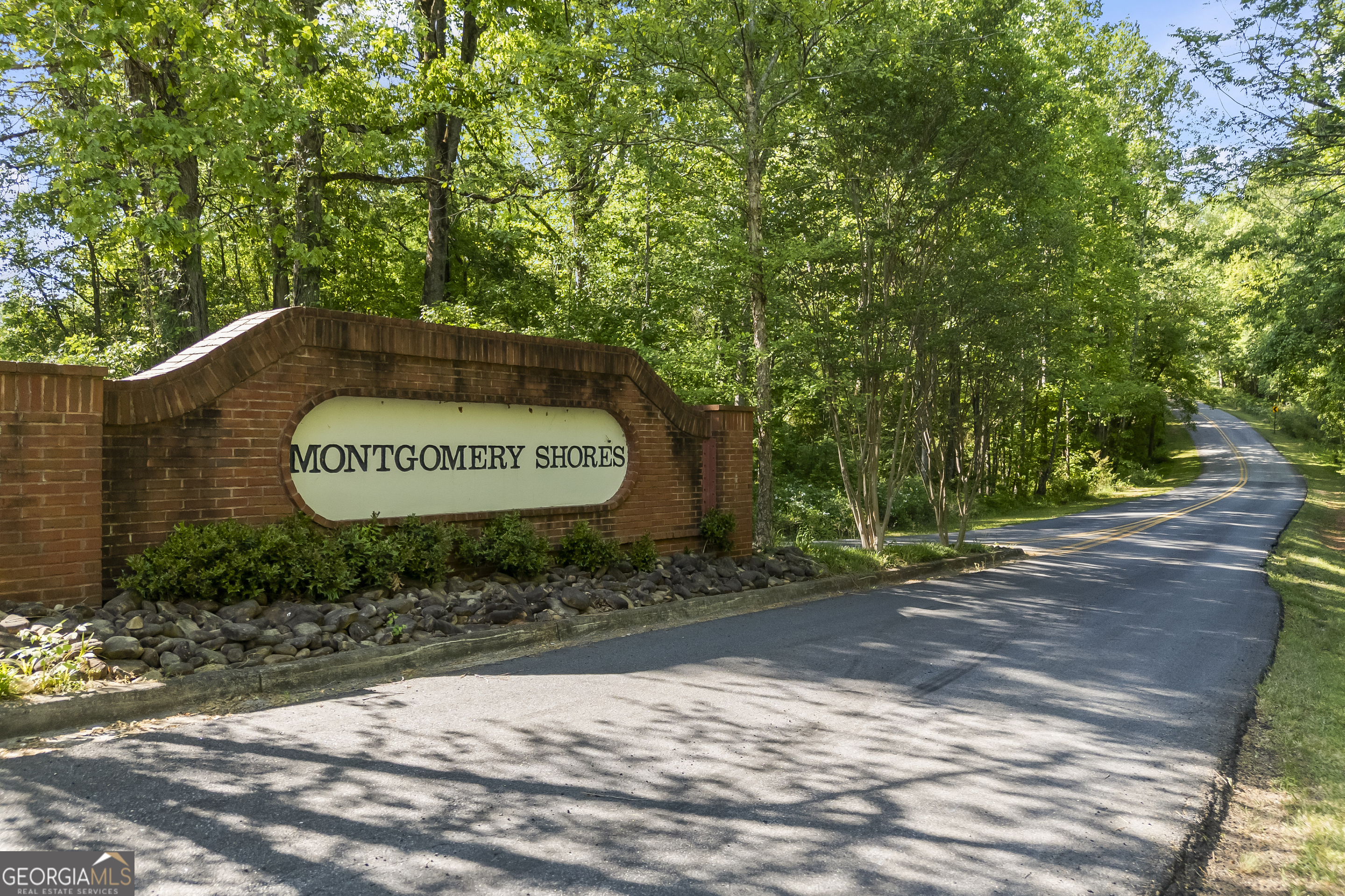 LOT 17 Blue Heron DR