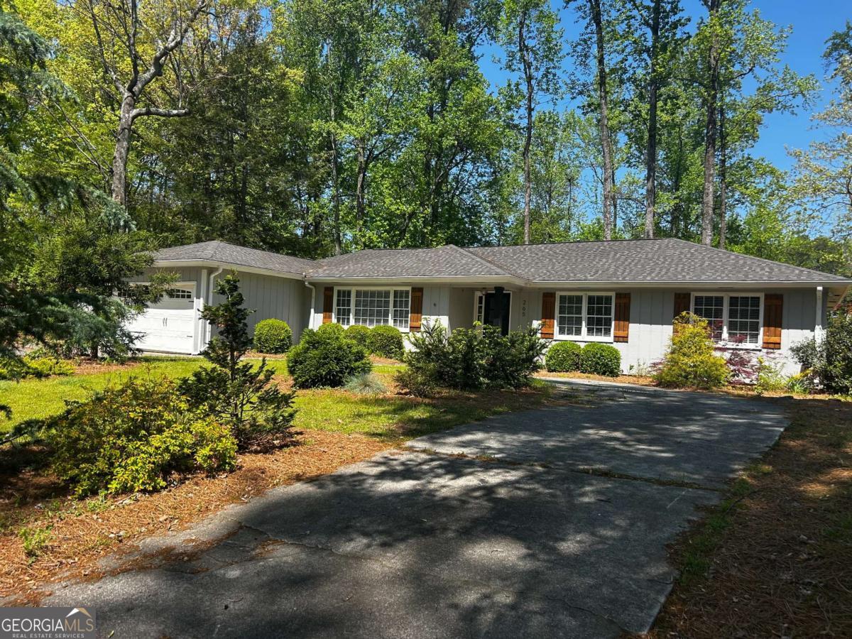 Stonegate Manor - Residential Lease