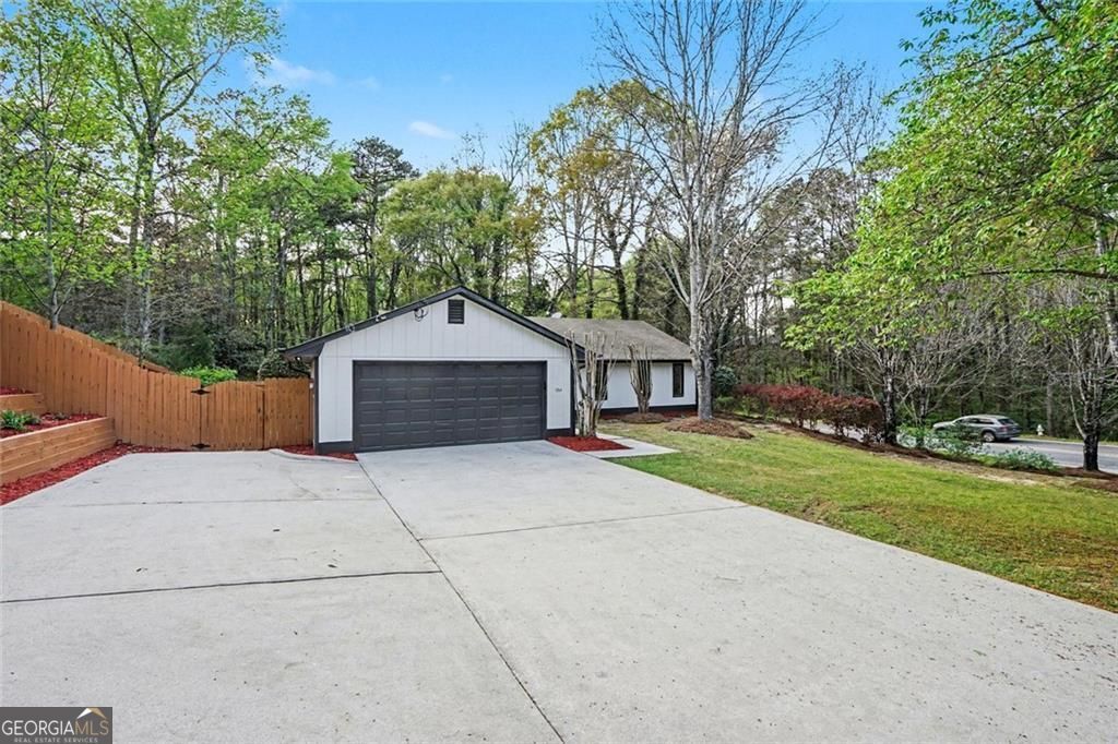 Photo of 1744 Sigman East Drive NW, Conyers, GA 30012 (MLS # 10736231)