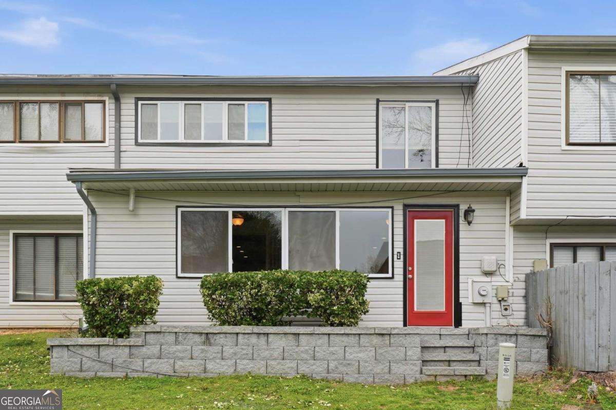 538 Country Greens DR