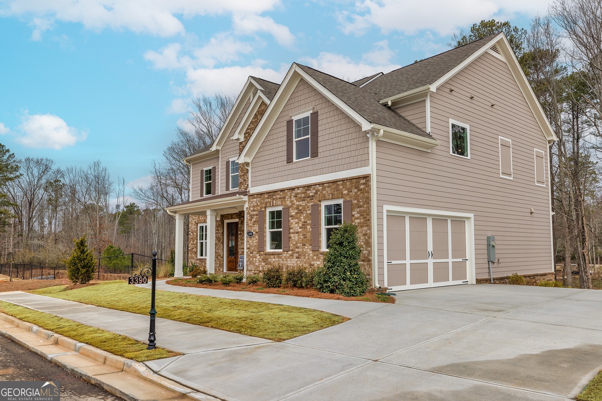 3390 Hillshire DR