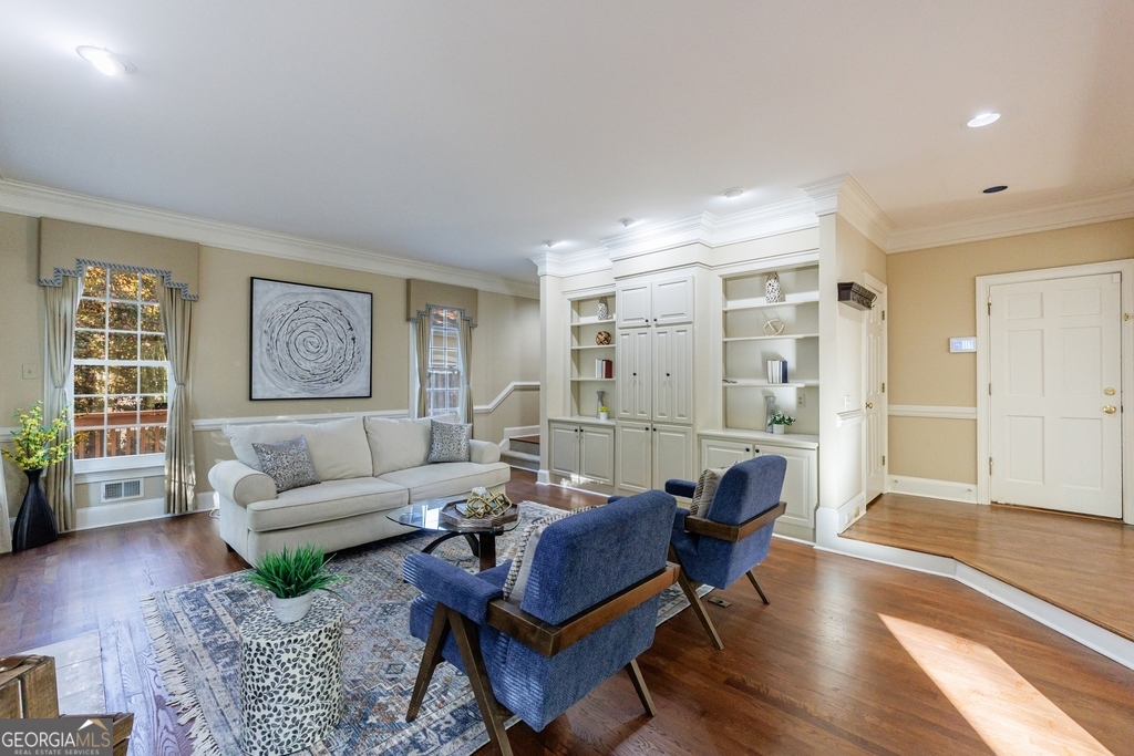 Sentinel Lake - Residential