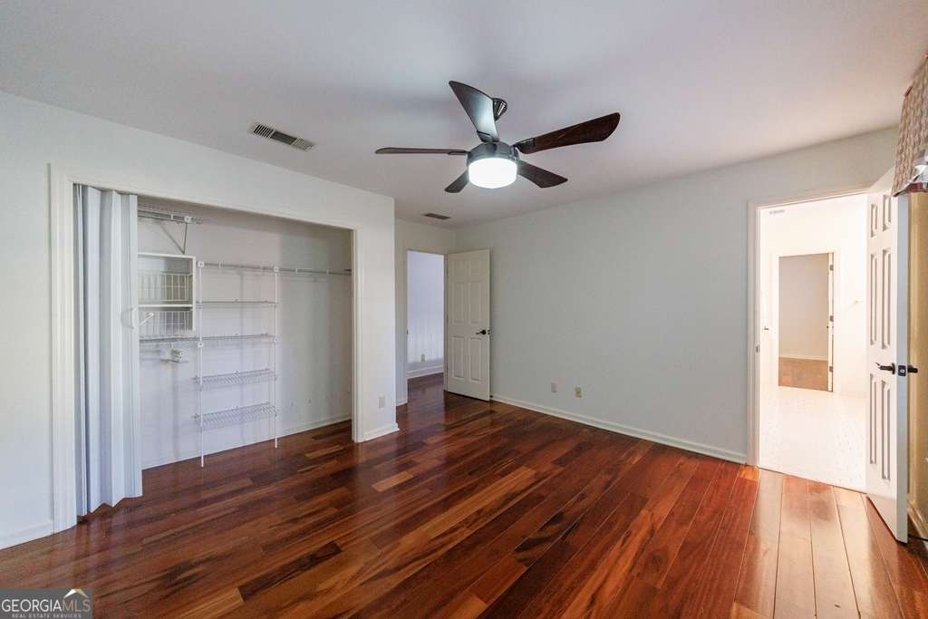 Sentinel Lake - Residential