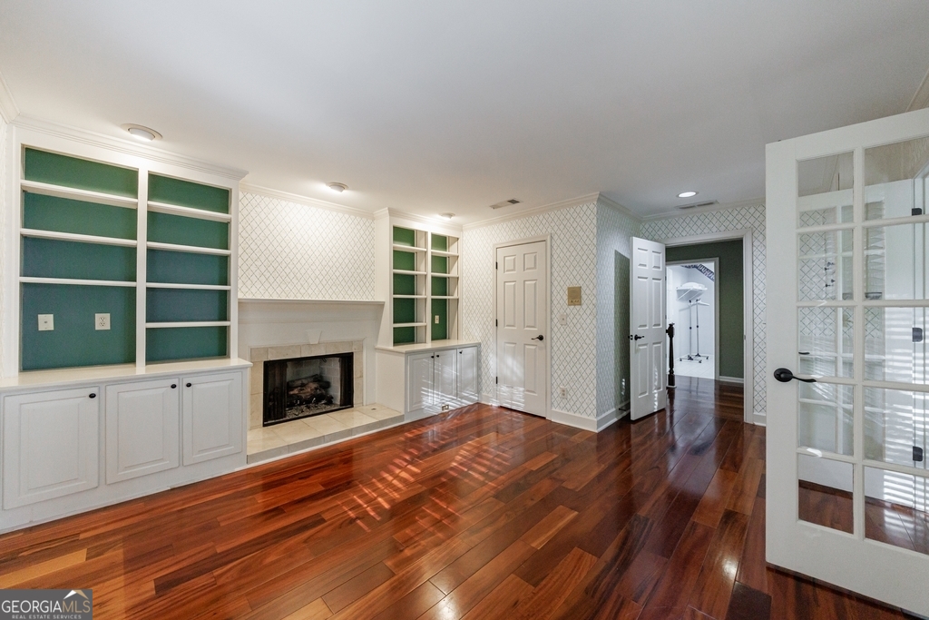 Sentinel Lake - Residential