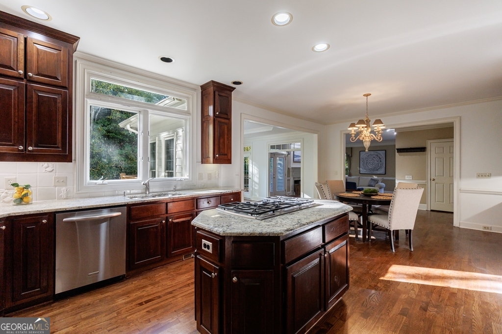 Sentinel Lake - Residential