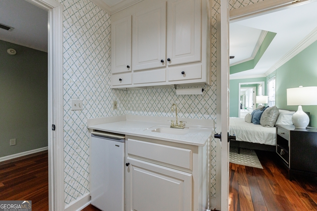 Sentinel Lake - Residential