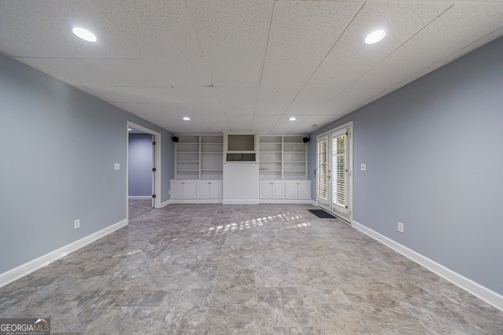 Sentinel Lake - Residential