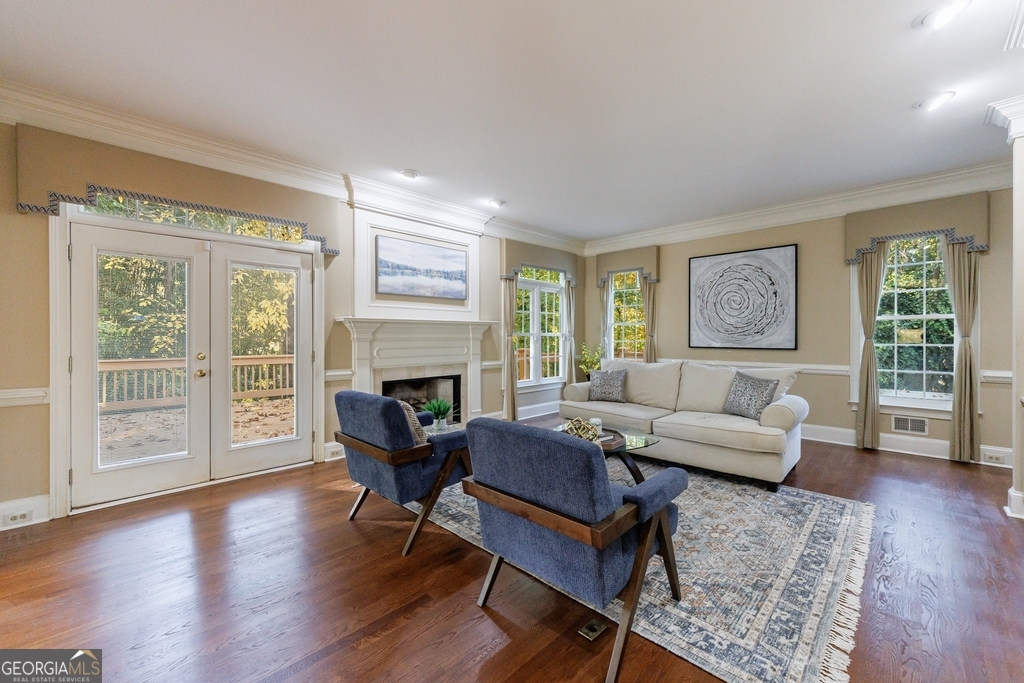 Sentinel Lake - Residential