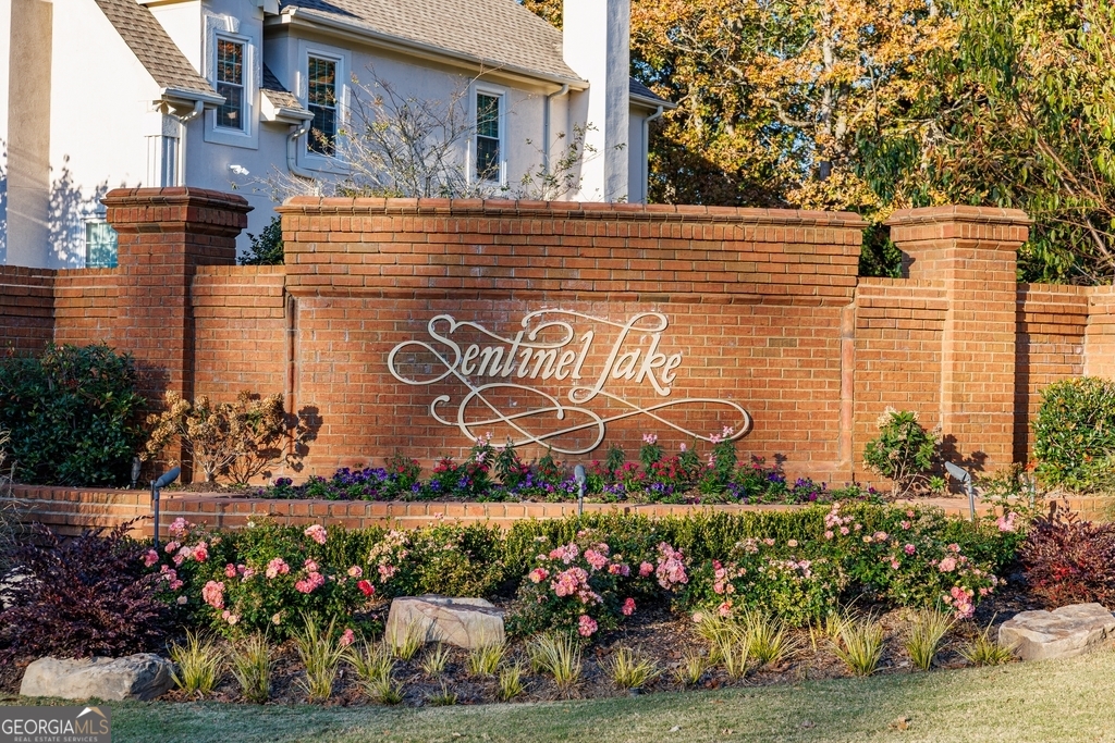 Sentinel Lake - Residential