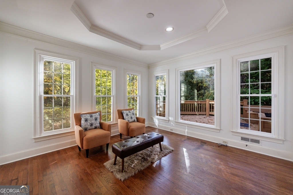 Sentinel Lake - Residential