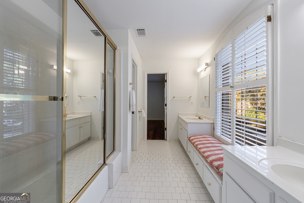 Sentinel Lake - Residential