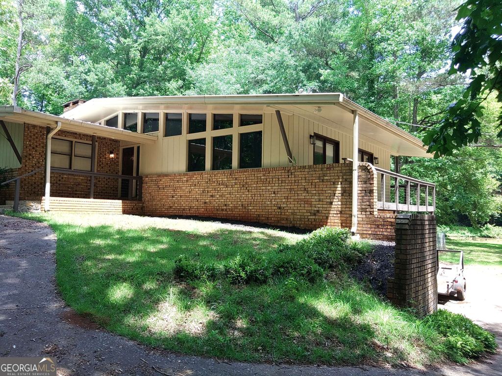 Photo of 205 Avon Drive, Fayetteville, GA 30215 (MLS # 10737802)