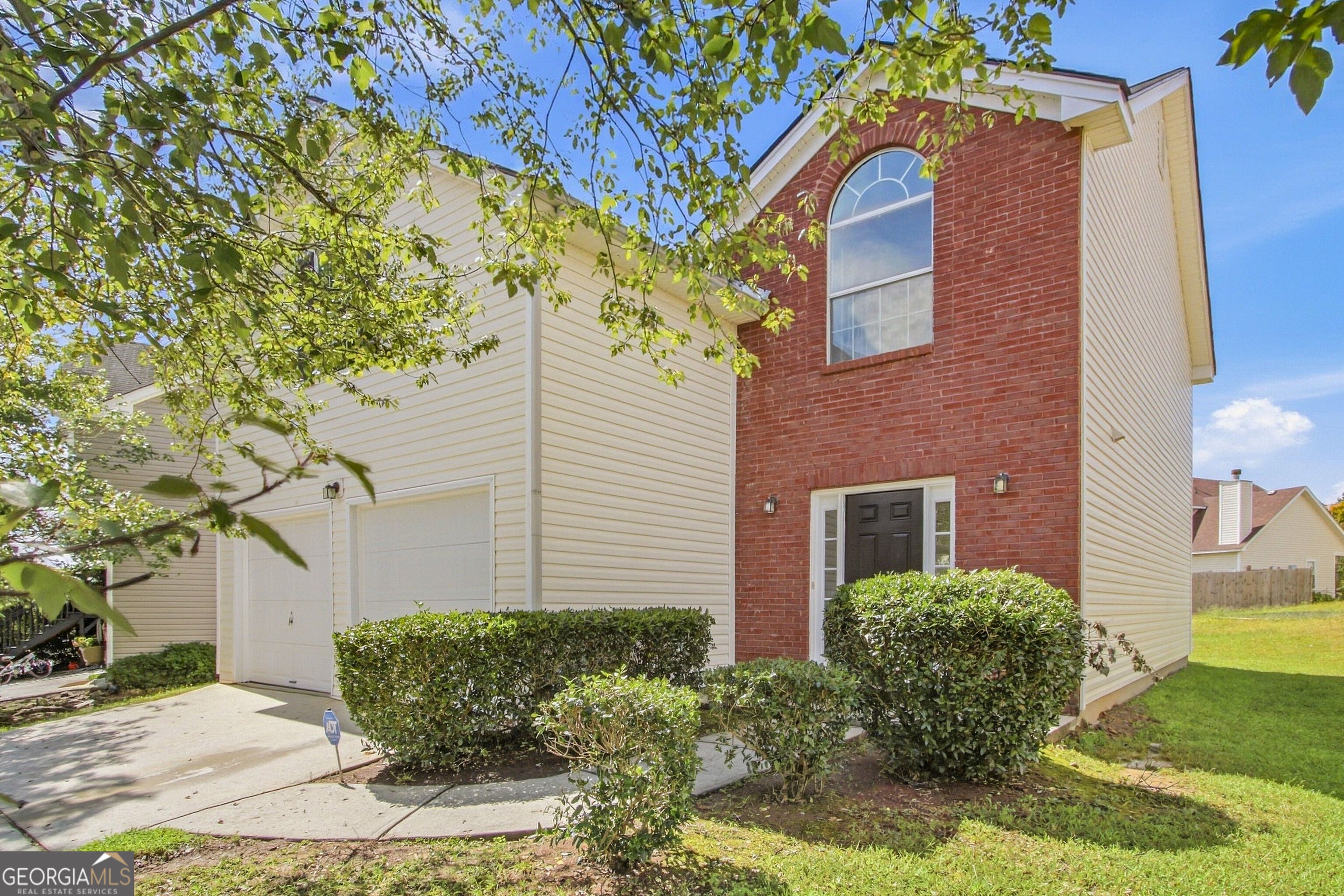 2571 N Hill PKWY