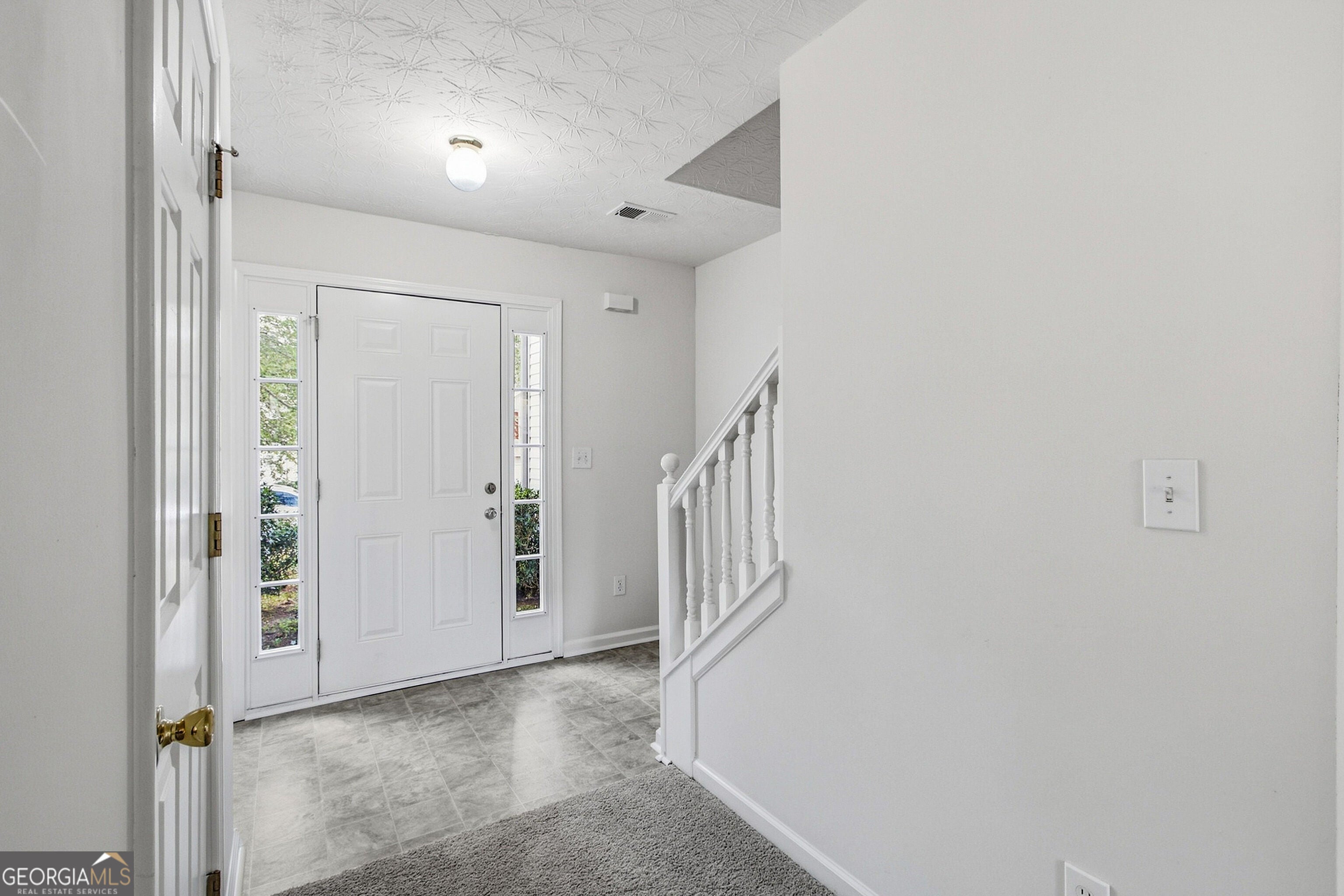 2571 N Hill PKWY