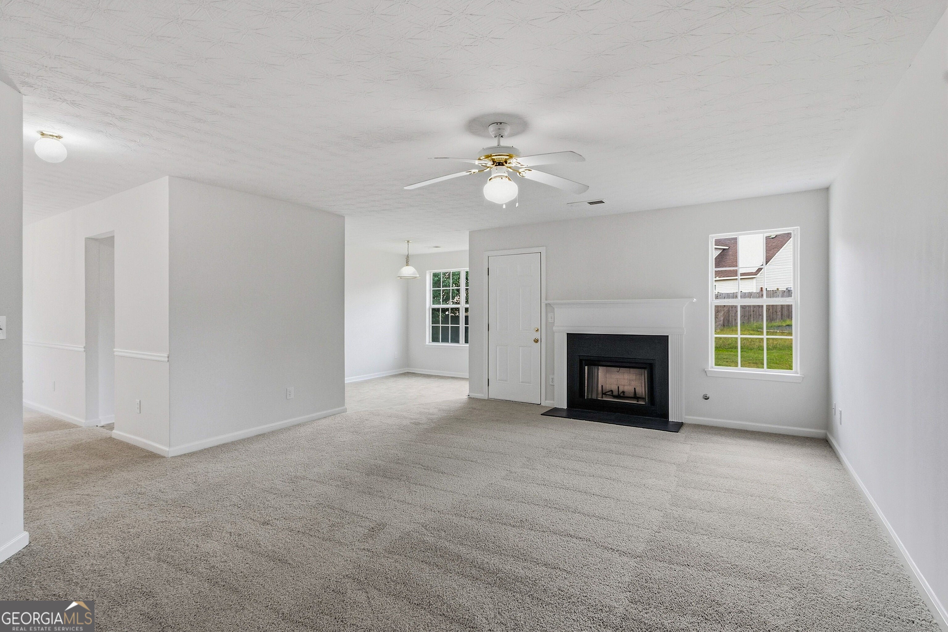 2571 N Hill PKWY