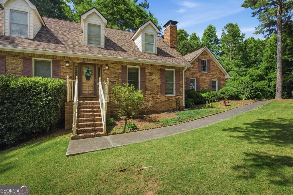 Photo of 360 Huntington Court SE, Conyers, GA 30094 (MLS # 10769748)