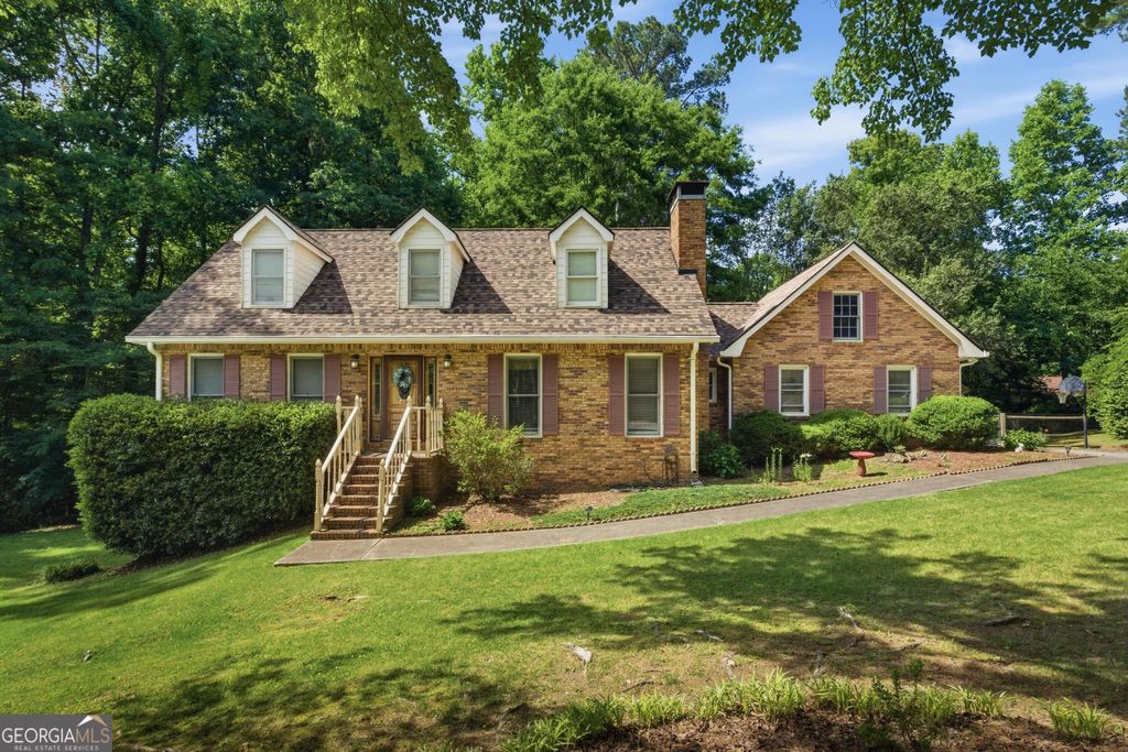 Photo of 360 Huntington Court SE, Conyers, GA 30094 (MLS # 10769748)