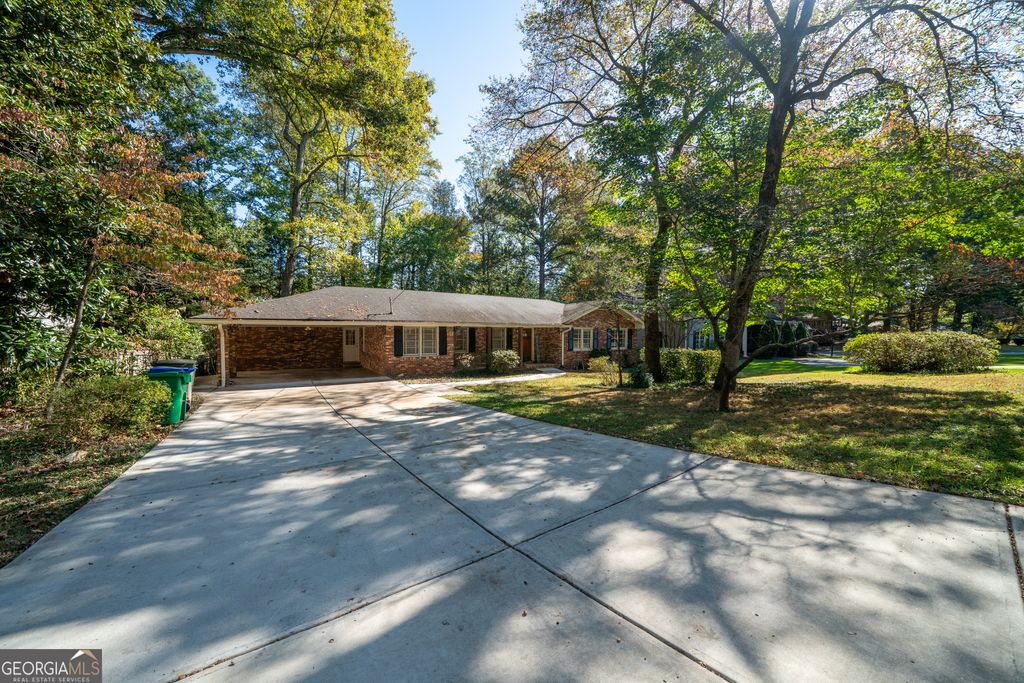 Photo of 1501 Diamond Head Drive, Decatur, GA 30033 (MLS # 10781500)