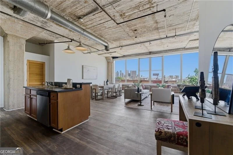 505 Whitehall Street SW Unit 401