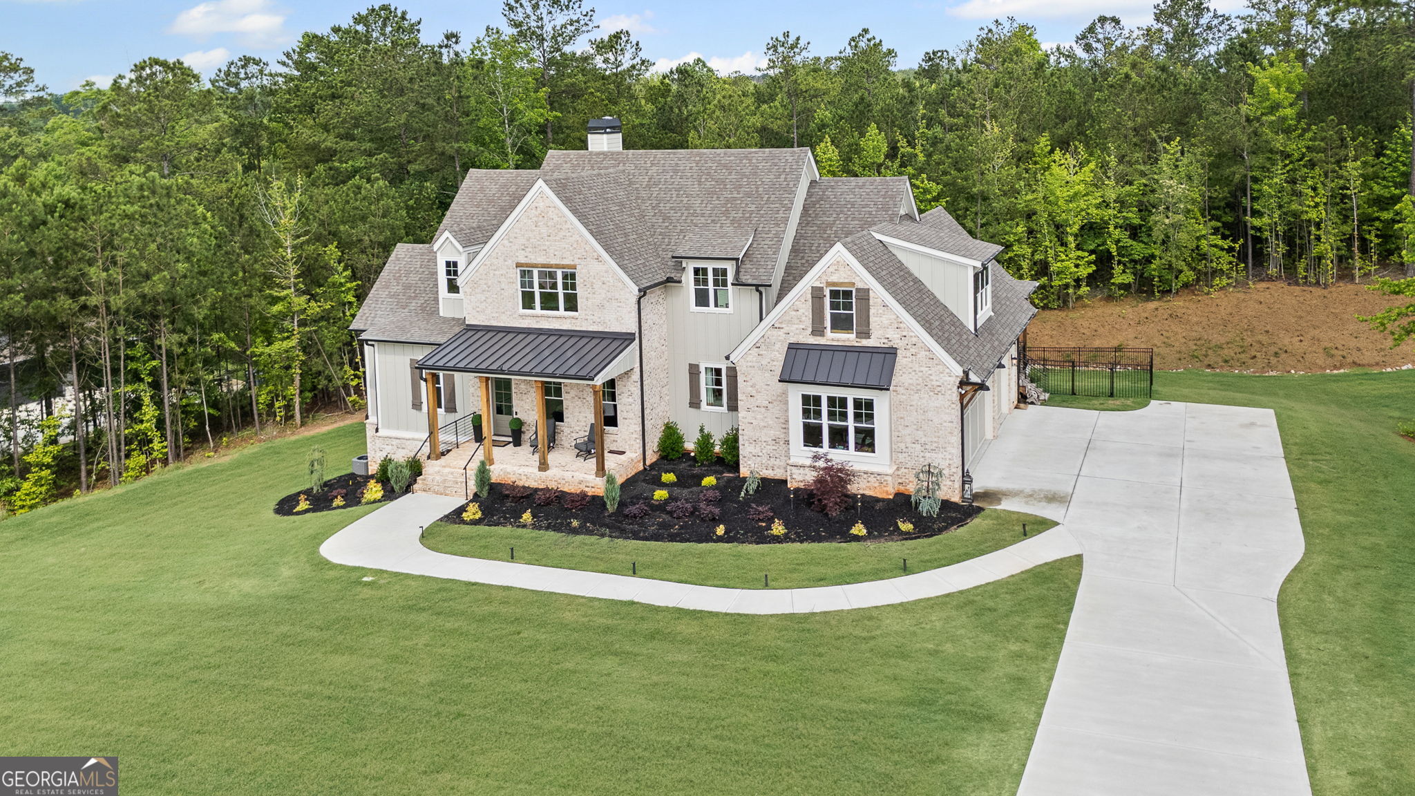 40 Fernbank WAY