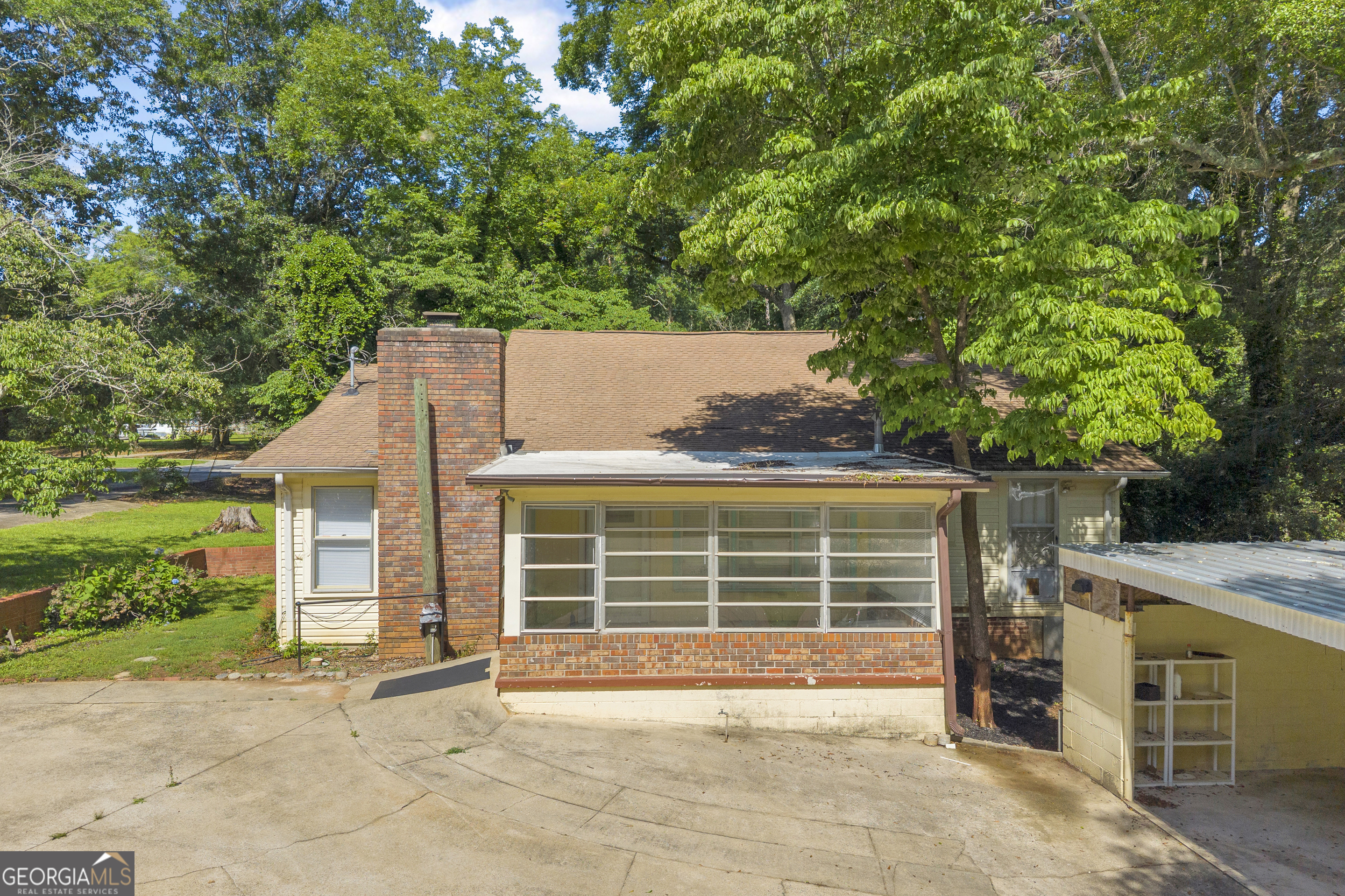 205 Athens ST