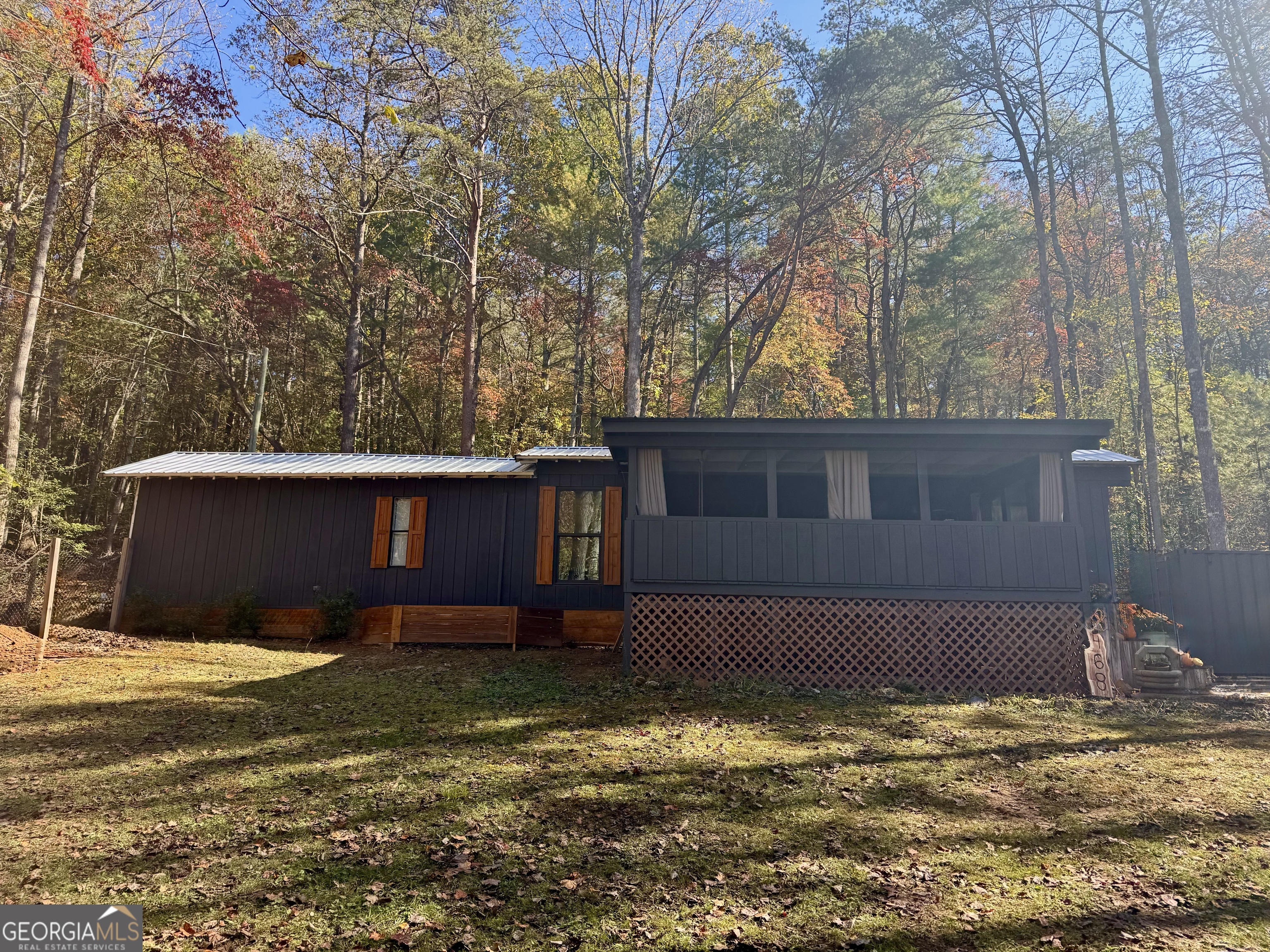 468 Charlottes Web DR