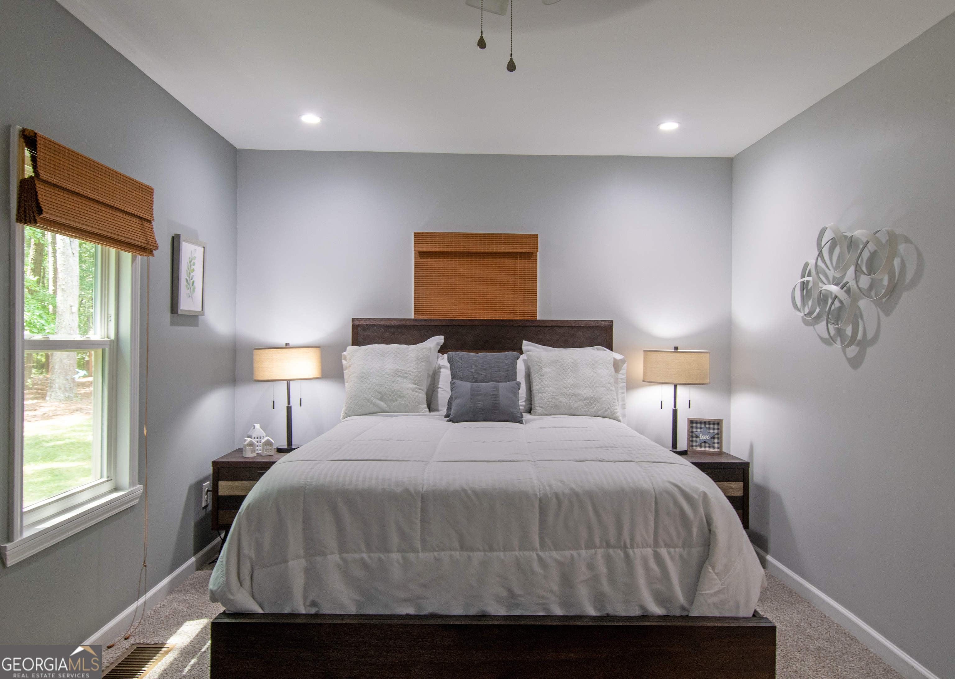 Sharpsburg, Georgia 30277, United States, 6 Bedrooms Bedrooms, ,4 BathroomsBathrooms,Residential,Active,47546