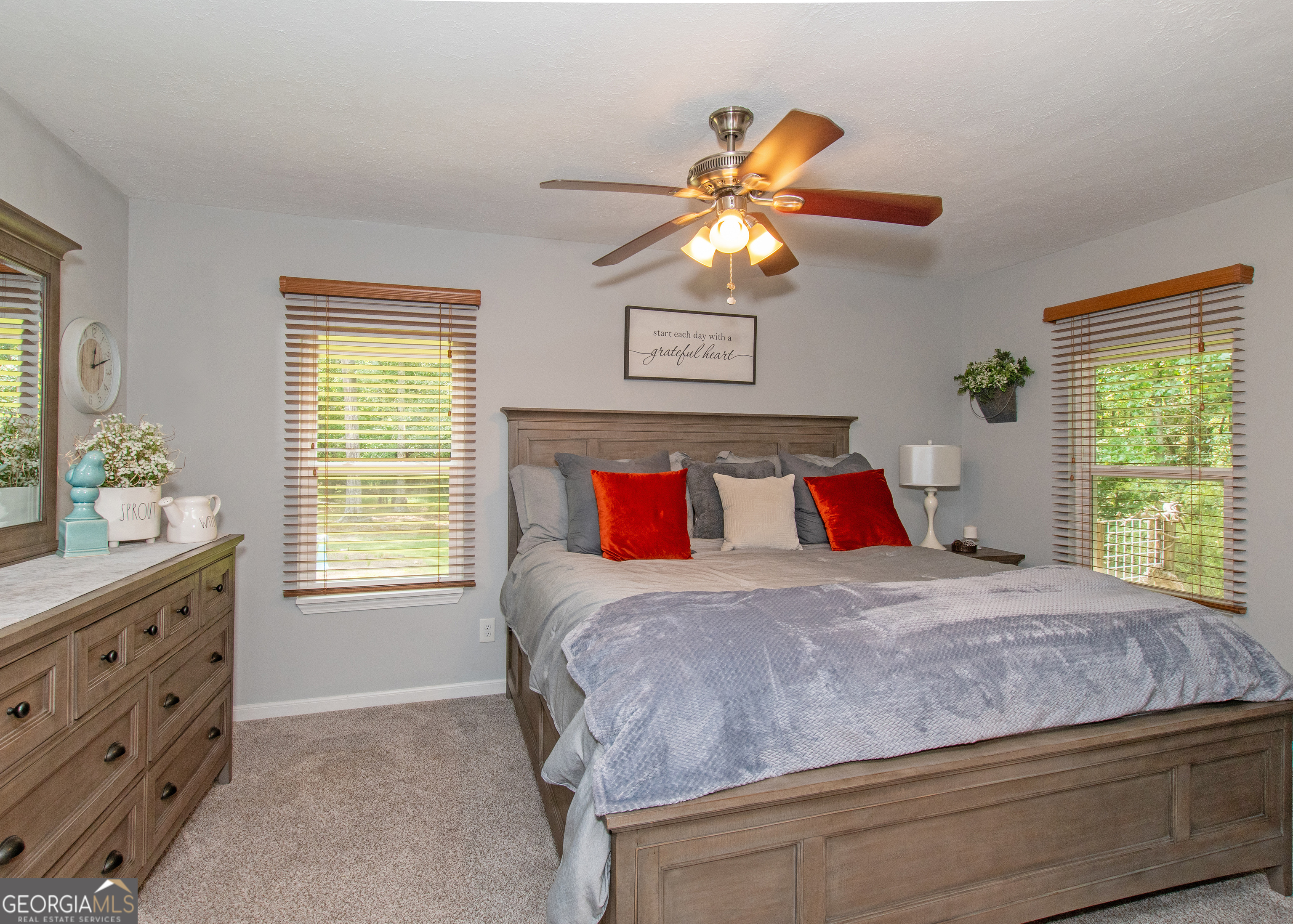 Sharpsburg, Georgia 30277, United States, 6 Bedrooms Bedrooms, ,4 BathroomsBathrooms,Residential,Active,47546