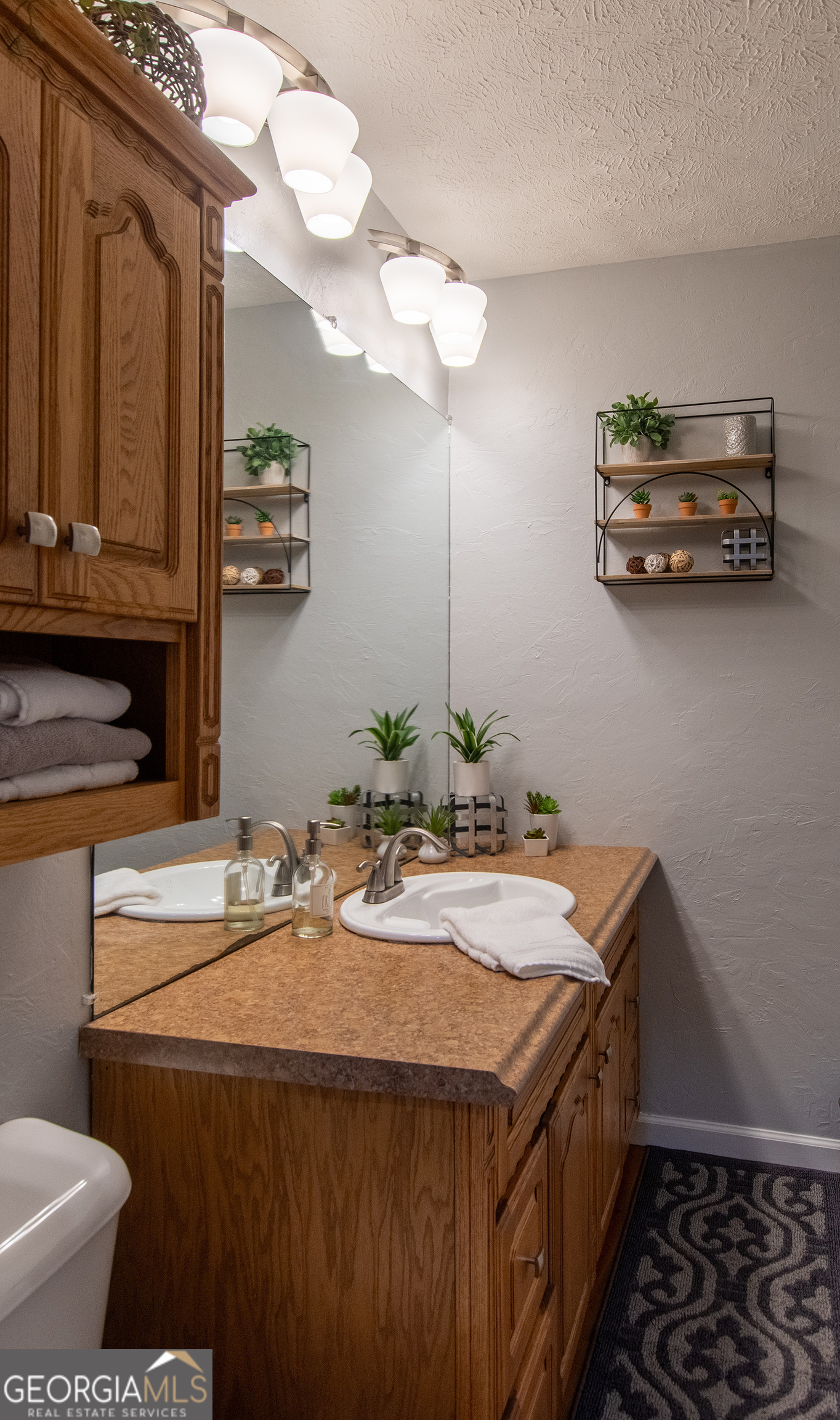 Sharpsburg, Georgia 30277, United States, 6 Bedrooms Bedrooms, ,4 BathroomsBathrooms,Residential,Active,47546