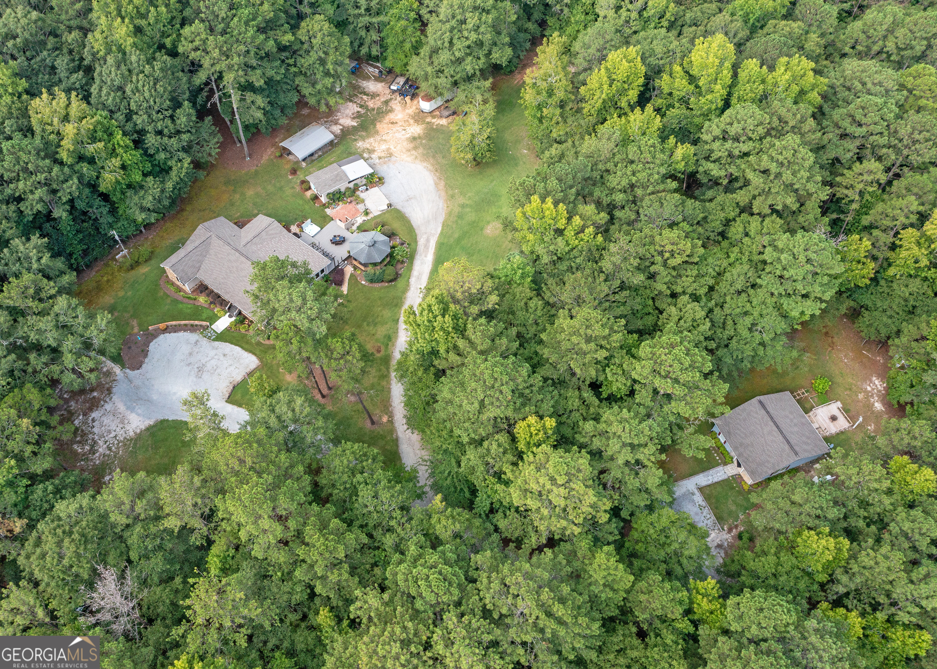 Sharpsburg, Georgia 30277, United States, 6 Bedrooms Bedrooms, ,4 BathroomsBathrooms,Residential,Active,47546