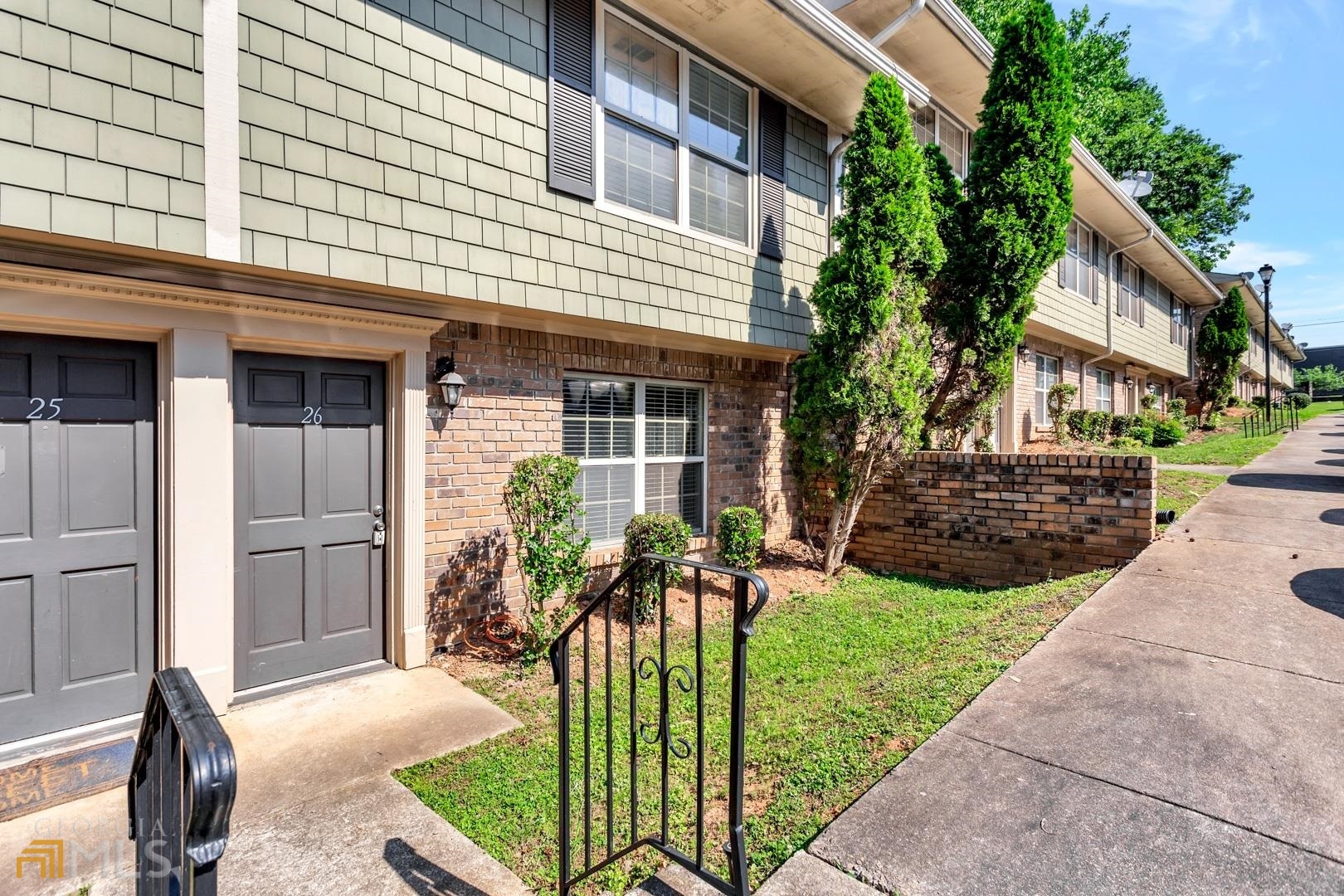 Renovated 2 bedroom and 2.5 bathroom townhome in prime Smyrna location. Minutes from schools, shopping, restaurants and I-285. Community has a pool tucked away behind the buildings in the back. ACT FAST as this unit will be gone quickly, especially at this price! New floors, newer carpet, granite counters throughout and stainless steel appliances in the kitchen. Plenty of storage and move-in ready!
