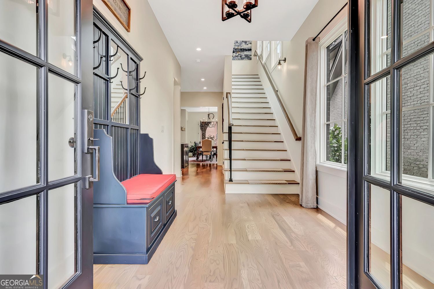 210 4th ST