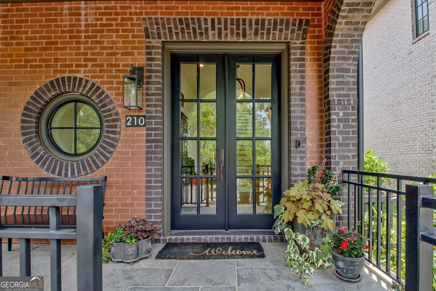 210 4th ST