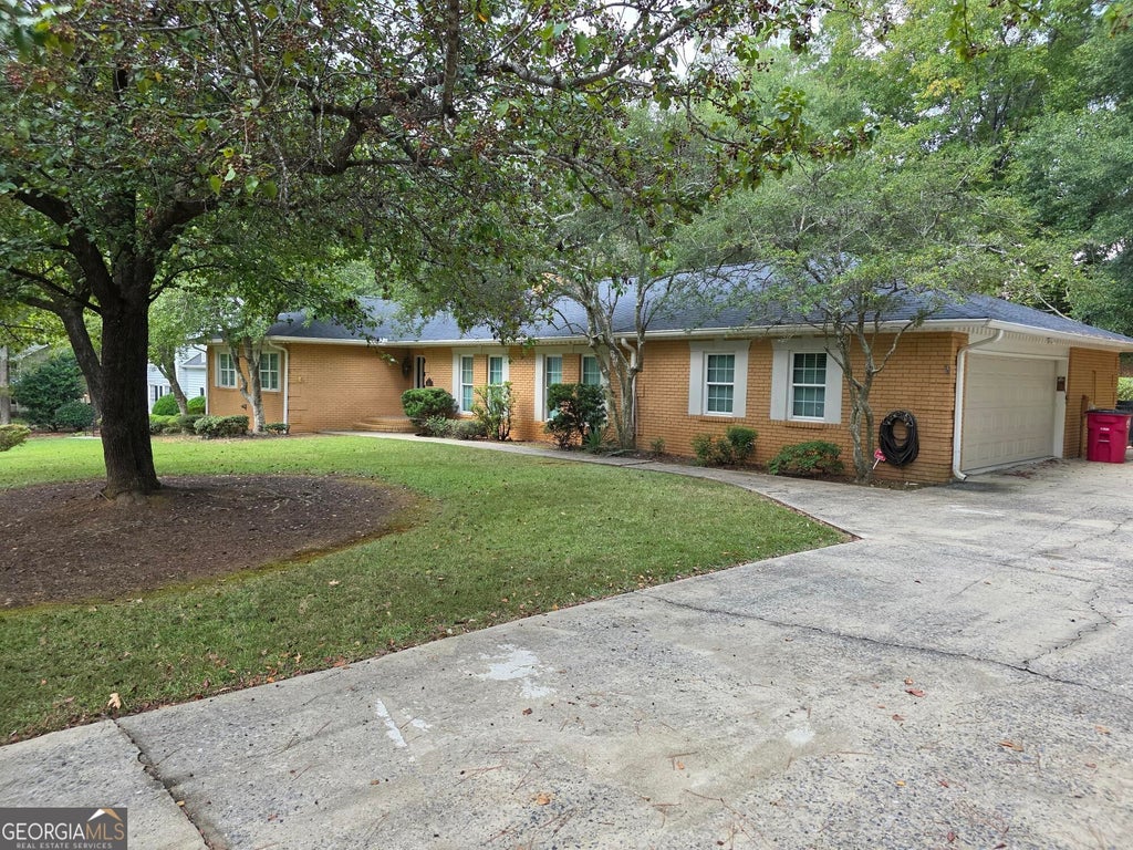Photo of 350 Castlegate Road, Macon, GA 31210 (MLS # 10854548)