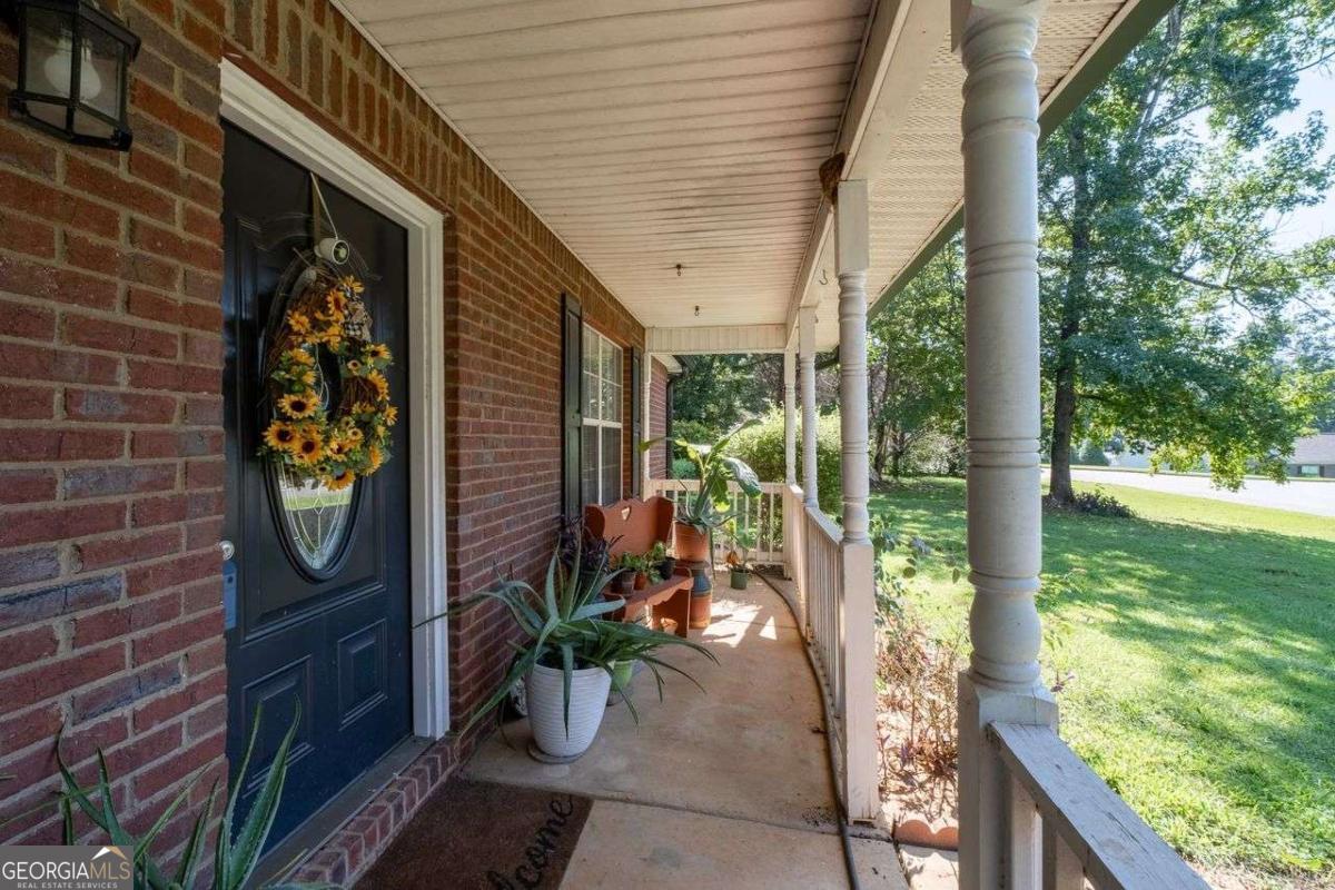 1003 Ola Dale DR