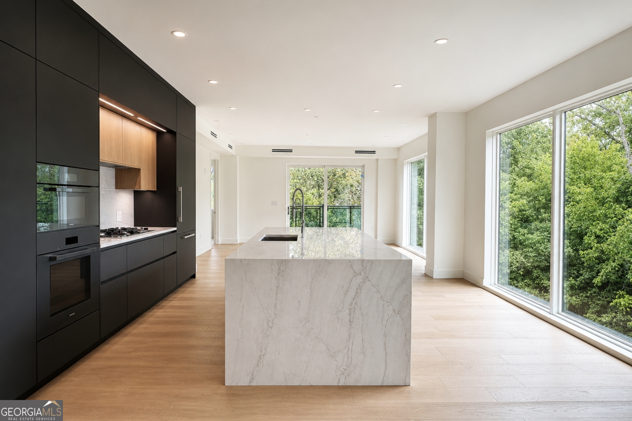 318 Sandy Springs CIR 230