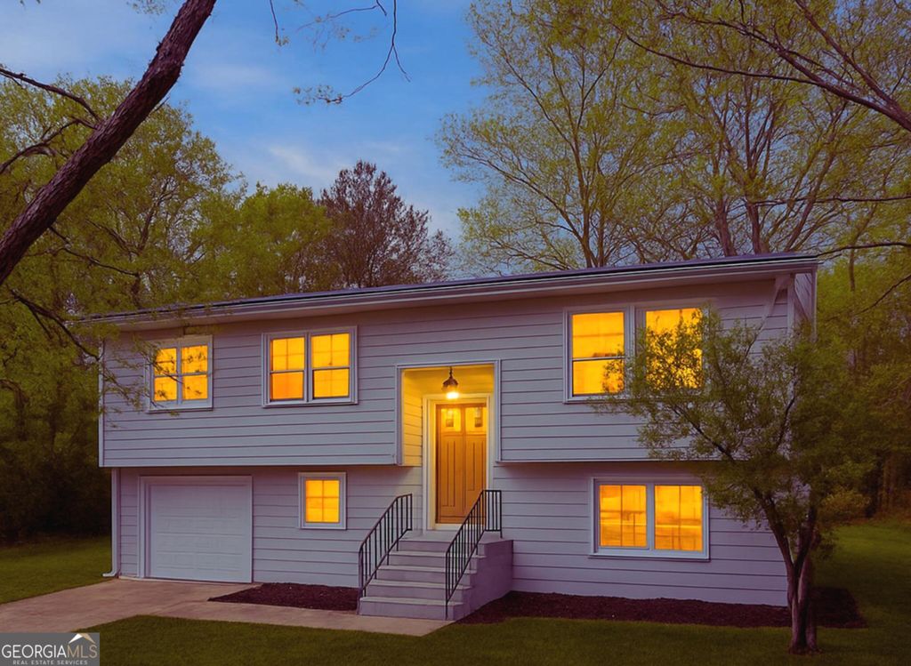 Photo of 474 Autumn Drive, Riverdale, GA 30274 (MLS # 10660436)