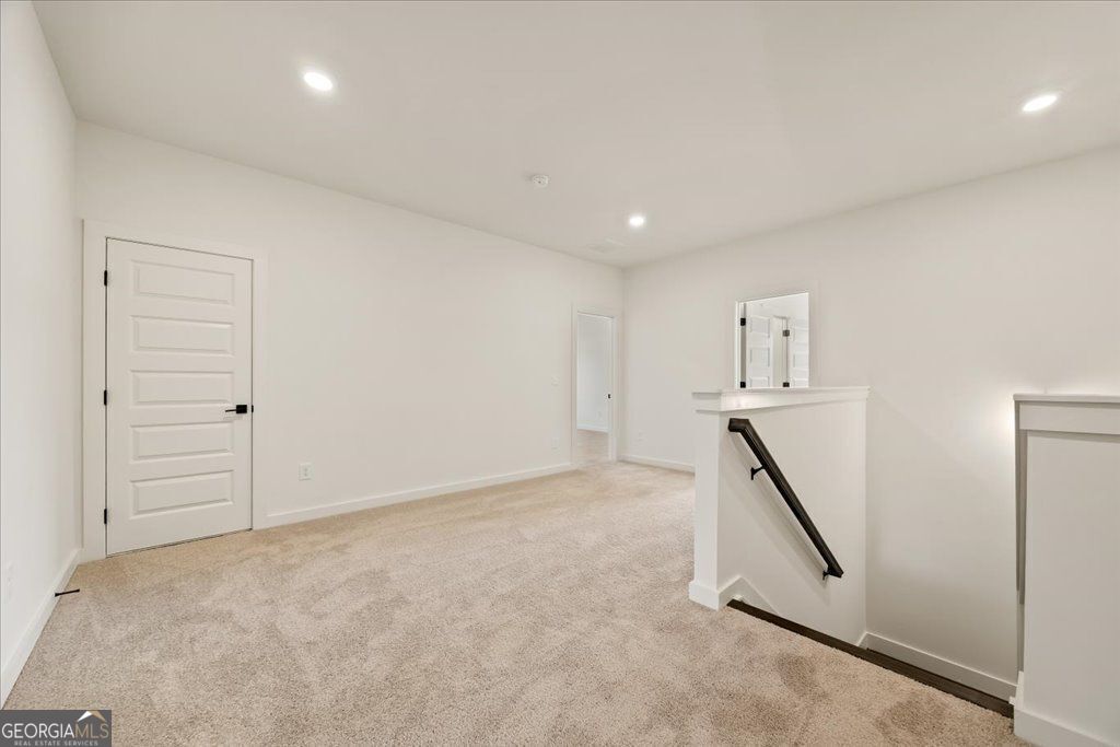 Cumming, Georgia 30028, United States, 4 Bedrooms Bedrooms, ,4 BathroomsBathrooms,Residential,Pending,200229