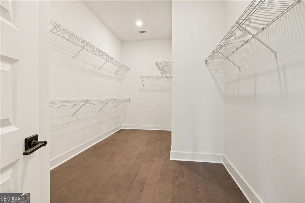 Cumming, Georgia 30028, United States, 4 Bedrooms Bedrooms, ,4 BathroomsBathrooms,Residential,Pending,200229