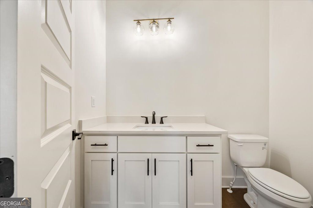 Cumming, Georgia 30028, United States, 4 Bedrooms Bedrooms, ,4 BathroomsBathrooms,Residential,Pending,200229