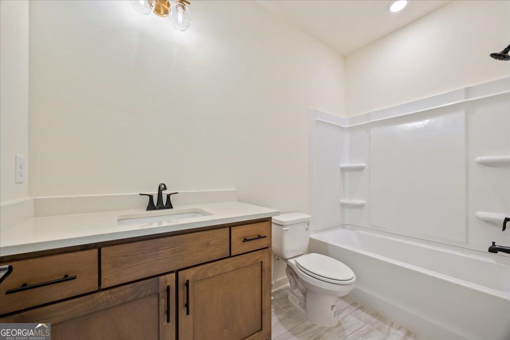 Cumming, Georgia 30028, United States, 4 Bedrooms Bedrooms, ,4 BathroomsBathrooms,Residential,Pending,200229