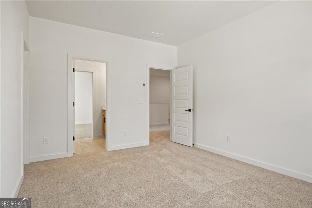 Cumming, Georgia 30028, United States, 4 Bedrooms Bedrooms, ,4 BathroomsBathrooms,Residential,Pending,200229