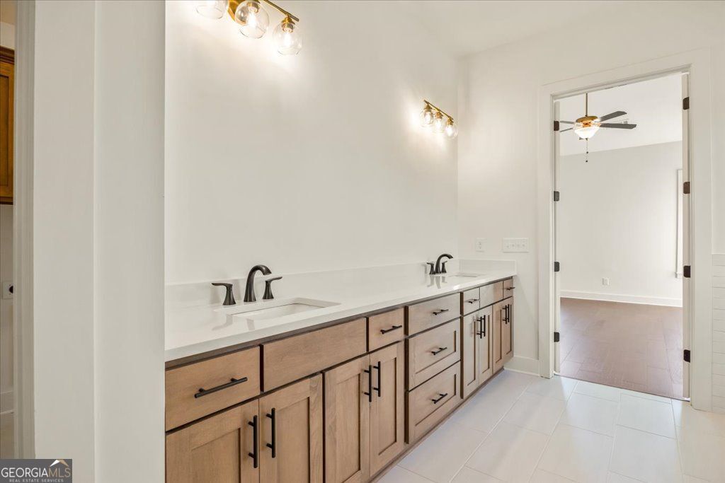 Cumming, Georgia 30028, United States, 4 Bedrooms Bedrooms, ,4 BathroomsBathrooms,Residential,Pending,200229