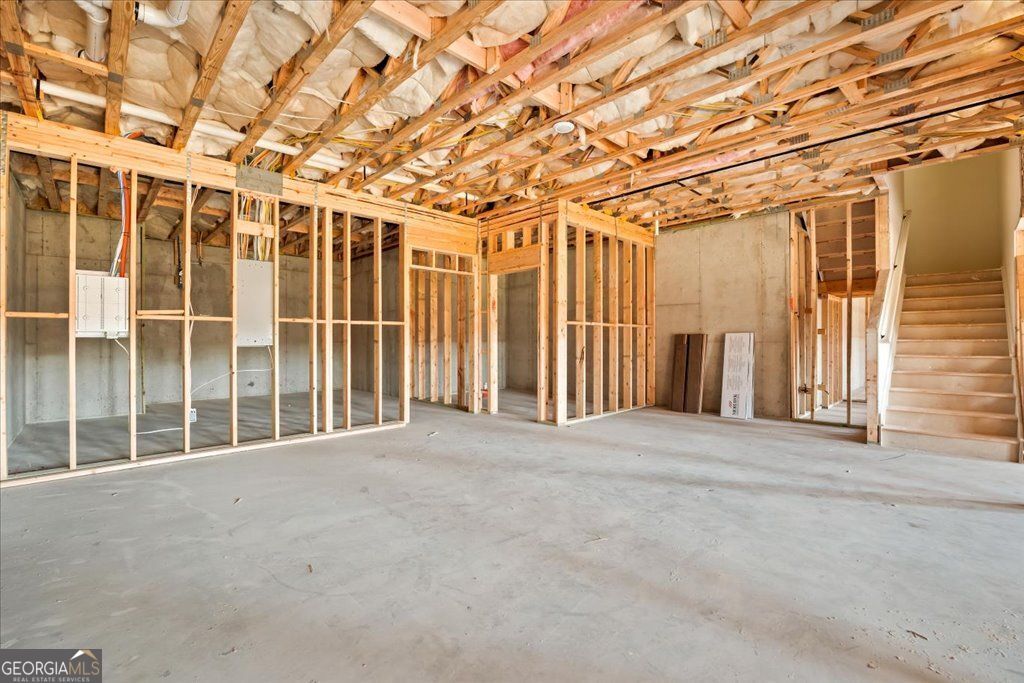 Cumming, Georgia 30028, United States, 4 Bedrooms Bedrooms, ,4 BathroomsBathrooms,Residential,Pending,200229