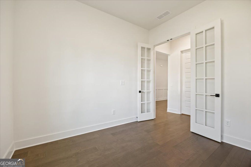 Cumming, Georgia 30028, United States, 4 Bedrooms Bedrooms, ,4 BathroomsBathrooms,Residential,Pending,200229