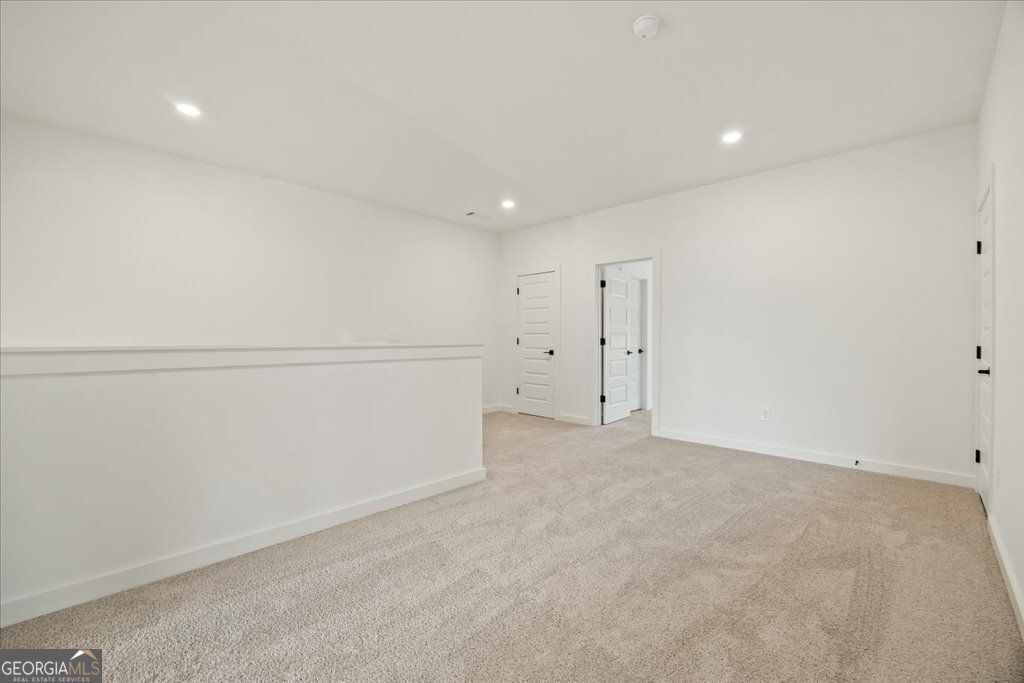 Cumming, Georgia 30028, United States, 4 Bedrooms Bedrooms, ,4 BathroomsBathrooms,Residential,Pending,200229