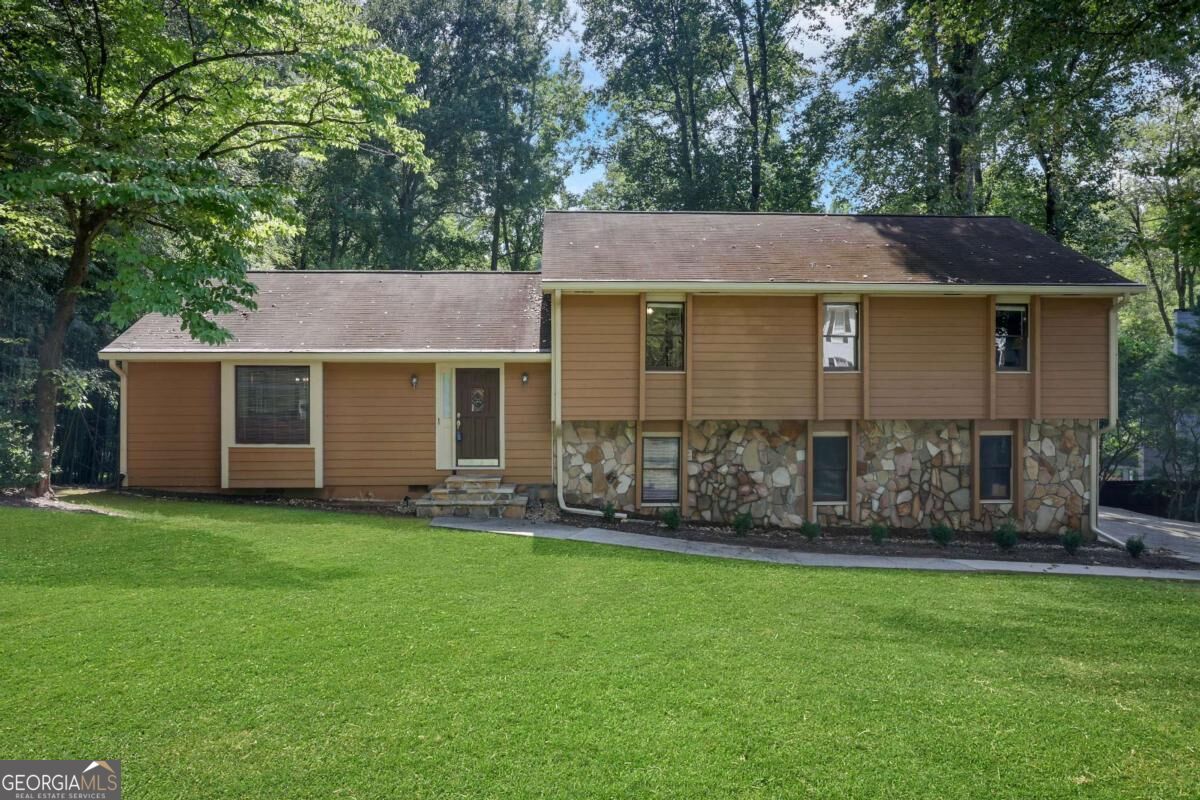 1419 Churchill WAY