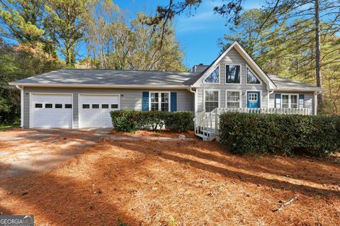 Photo of 3755 Creekwood Drive, Loganville, GA 30052 (MLS # 10658409)