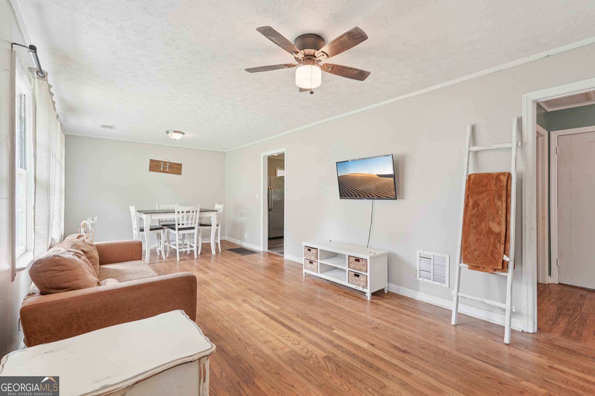 119 Glen Iris DR