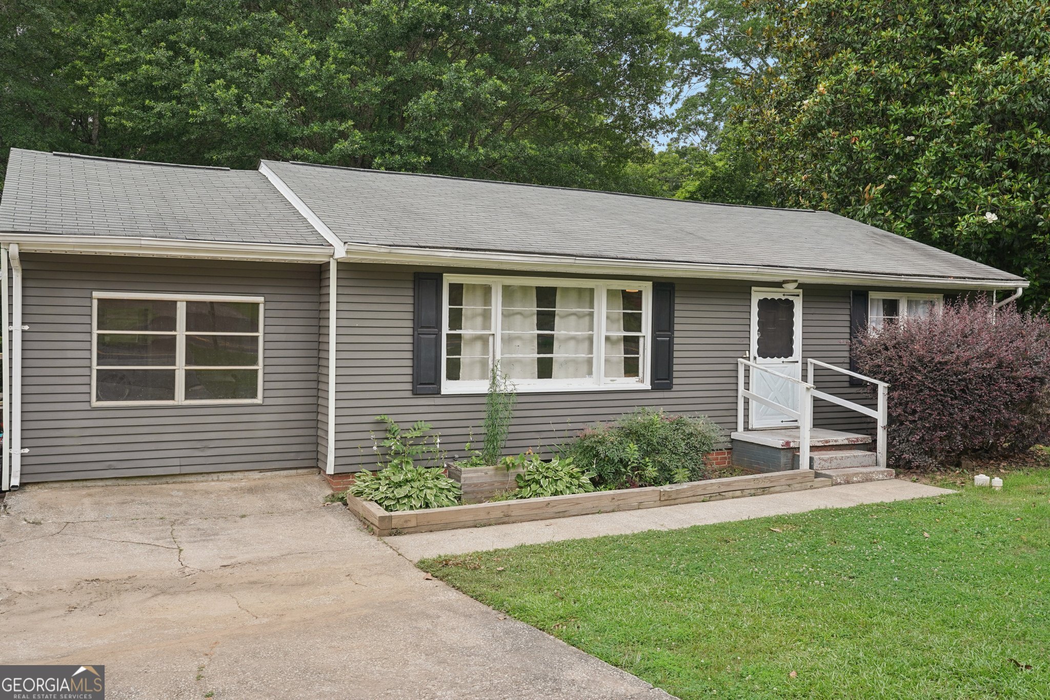 119 Glen Iris DR